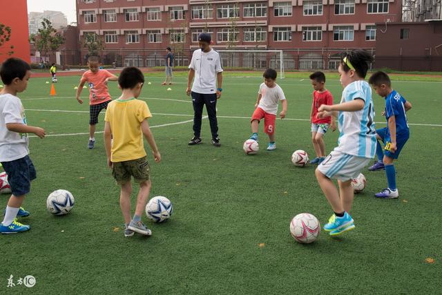 蟒蛇河畔风光好 2026江苏盐城大纵湖生态铁人三项赛举行